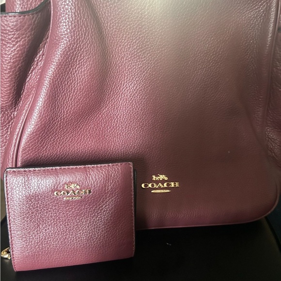 COACH HOBO SHOULDER BAG WITH MATCHING SNAP WALLET - Picture 1 of 5